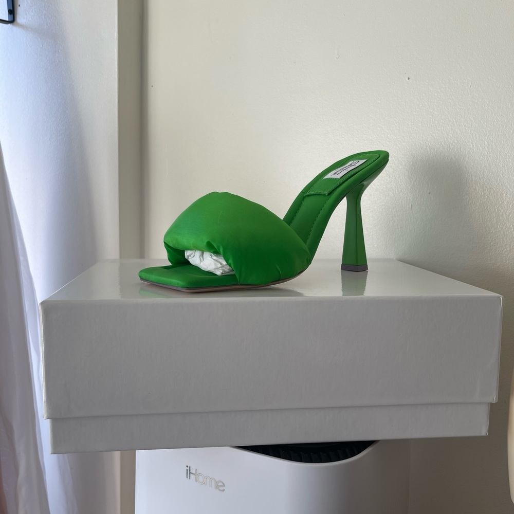 Sebastian Milo Green Puffer Mule Shoe . Size 40 In Women Never Been Worn !!!